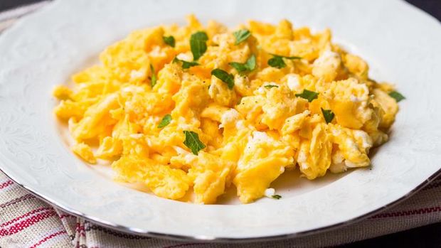 trik masak telur orak-arik tanpa mentega atau susu
