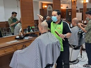 Terungkap! Ini Rahasia Kenapa Banyak Tukang Cukur Asgar di Mana-mana Terungkap! Ini Rahasia Kenapa Banyak Tukang Cukur Asgar di Mana-mana