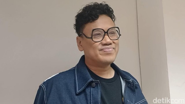 Berita Seputar Selebriti Insertlive Terkini : Uya Kuya Terancam Pidana usai Undang Narsum Bahas Joroknya Organ Intim Eks Istri