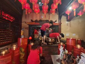 Video: Vihara Dharma Jaya Toasebio Bersolek Menyambut Imlek 2025