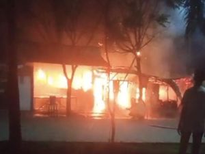 Kios Kelontong di Pangkalpinang Terbakar, Pemilik Selamat-Jebol Dinding