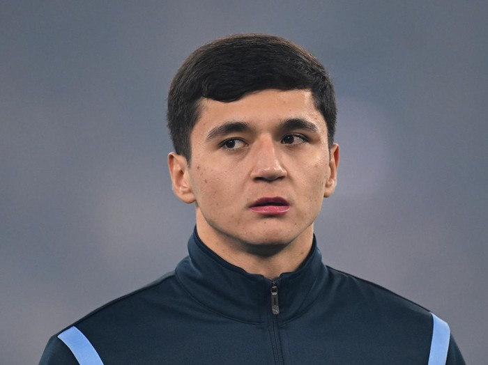 MANCHESTER, ENGLAND - JANUARY 25: Abdukodir Khusanov of Manchester City looks on as he lines up on the pitch prior to the Premier League match between Manchester City FC and Chelsea FC at Etihad Stadium on January 25, 2025 in Manchester, England. (Photo by Michael Regan/Getty Images)