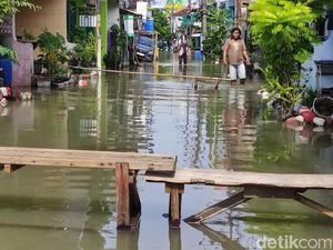 Banjir Kembali Rendam Desa Medaeng dan Bungurasih Sidoarjo Banjir Kembali Rendam Desa Medaeng dan Bungurasih Sidoarjo
