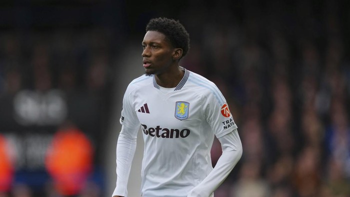 Jaden Philogene Aston Villa's Jaden Philogene runs into position during the English Premier League soccer match between Ipswich Town and Aston Villa, at Portman Road stadium in Ipswich, England, Sunday, Sept. 29, 2024. (AP Photo/Dave Shopland)