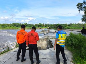 Dam Srandakan Bantul Jebol Dihajar Derasnya Aliran Kali Progo