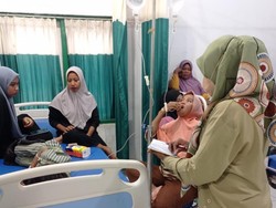 Puluhan Warga Dilarikan ke Puskesmas Sape, Diduga Keracunan Massal
