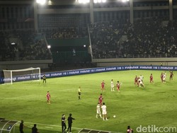 Sengit! Persis Vs Persija Berakhir 3-3, Diwarnai 2 Kartu Merah