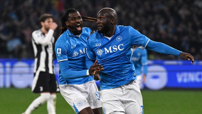 NAPLES, ITALY - JANUARY 25: Romelu Lukaku of Napoli celebrates his goal during the Serie A match between Napoli and Juventus at Stadio Diego Armando Maradona on January 25, 2025 in Naples, Italy. (Photo by Image Photo Agency/Getty Images)