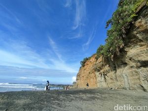 Video: Healing Sejenak di Pantai Citanggeuleuk Garut