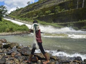Potret Debit Air di Bendungan Leuwikeris Tasikmalaya Selama Musim Hujan