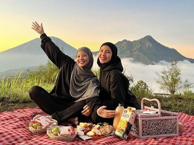 Ratna Galih Hobi Ngopi dan Kulineran Bersama Sahabat