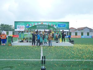 Pantau Sepakbola Putri Usia Dini, Coach Mochi: Indonesia Punya Potensi Pantau Sepakbola Putri Usia Dini, Coach Mochi: Indonesia Punya Potensi