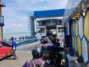 Libur Panjang Isra Miraj-Imlek, Penumpang di Pelabuhan TAA Naik 100% Libur Panjang Isra Miraj-Imlek, Penumpang di Pelabuhan TAA Naik 100%