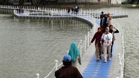 8 Wisata Jembatan Apung Terbaik di RI, Viewnya Estetik