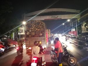 Sungai Welang dan Petung Meluap, Jalur Pantura Pasuruan Lumpuh Sungai Welang dan Petung Meluap, Jalur Pantura Pasuruan Lumpuh
