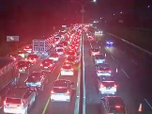 Video Tol Jagorawi Km 44-41 Arah Bogor Diberlakukan Contraflow Malam Ini Video Tol Jagorawi Km 44-41 Arah Bogor Diberlakukan Contraflow Malam Ini