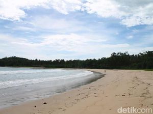 5 Rekomendasi Pantai Dekat Kota Bandung, Cocok untuk Liburan 5 Rekomendasi Pantai Dekat Kota Bandung, Cocok untuk Liburan
