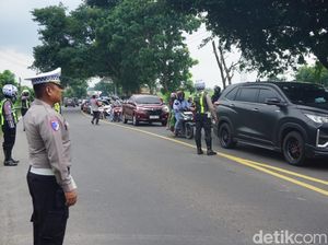 Libur Panjang, Jalur Arteri Jombang Padat hingga 1,5 Km