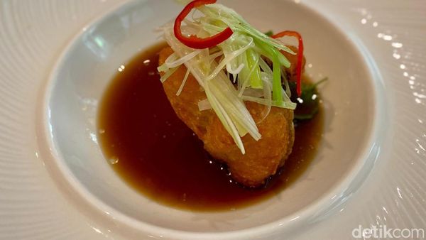 Yee Shang dan Seabass Goreng Jadi Menu Spesial Tahun Ular Kayu di Sini