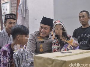 Polres Blitar Beri Trauma Healing pada Anak Uswatun Korban Mutilasi Antok Polres Blitar Beri Trauma Healing pada Anak Uswatun Korban Mutilasi Antok