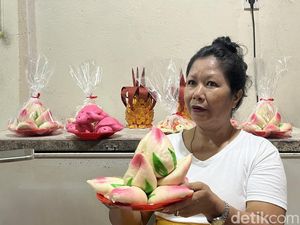 Jelang Imlek, Pesanan Kue Teratai di Denpasar Laris Manis Jelang Imlek, Pesanan Kue Teratai di Denpasar Laris Manis