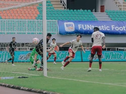 Liga 1: PSM Makassar Ungguli Dewa United 2-1 di Babak Pertama