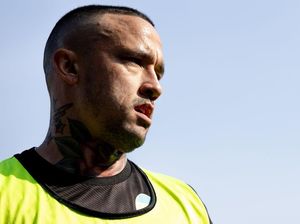 Radja Nainggolan Ditangkap Polisi, Absen Lawan Shayne Pattynama Cs Radja Nainggolan Ditangkap Polisi, Absen Lawan Shayne Pattynama Cs