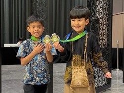 Bangga! Siswa Kelas 1 SD Asal Tangsel Juara Olimpiade Matematika di Malaysia