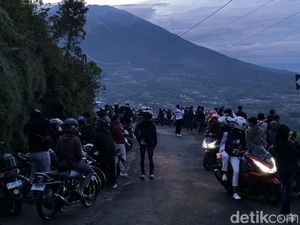 Naik Motor ke Puncak Gunung, Pemotor Rela Antri dari Sebelum Subuh Naik Motor ke Puncak Gunung, Pemotor Rela Antri dari Sebelum Subuh