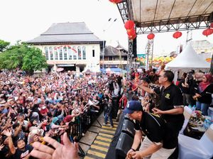 Apes Wali Kota Solo Borong Telur Gulung tapi Malah Kena Kepruk Harga Apes Wali Kota Solo Borong Telur Gulung tapi Malah Kena Kepruk Harga