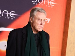 Aktor Pemenang Oscar Ini Ternyata Tidak Pernah Punya HP, Hanya Nonton DVD