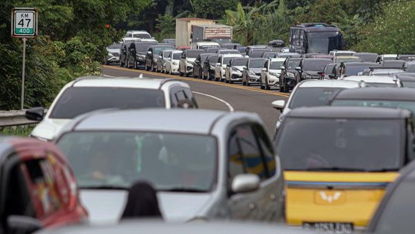 Ganjil-genap Berlaku di Puncak, Kemacetan Mengular