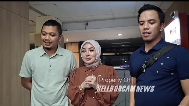 Gerak Bibir Disorot, Gelagat Suami Shella Saukia Jadi Perhatian