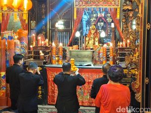 Umat Tri Dharma Mulai Melaksanakan Ibadah Imlek 2576 Kongzili Umat Tri Dharma Mulai Melaksanakan Ibadah Imlek 2576 Kongzili