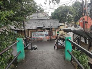 Sempat Ditutup, Jembatan Akses Tawuran di Cipinang Muara Kini Kembali Dibuka Sempat Ditutup, Jembatan Akses Tawuran di Cipinang Muara Kini Kembali Dibuka