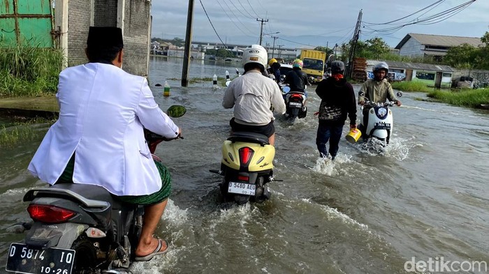 Kawasan Sapan yang terendam banjir. Kawasan Sapan yang terendam banjir.