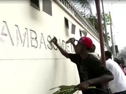 Video: Kongo Chaos! Massa Serang Kedubes di Kinshasa