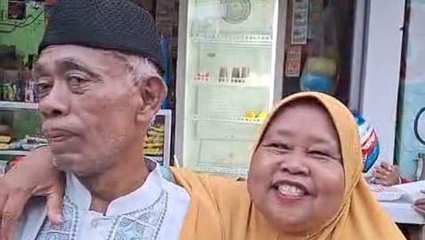 Pak Tarno bertemu istri pertama.