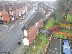 Mirip Gang Senggol, Rumah Tersempit di Inggris Laku Rp 700 Juta