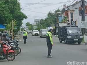 Keluar Exit Tol Ngawen-Kota Klaten Dilakukan Penarikan Arus Keluar Exit Tol Ngawen-Kota Klaten Dilakukan Penarikan Arus
