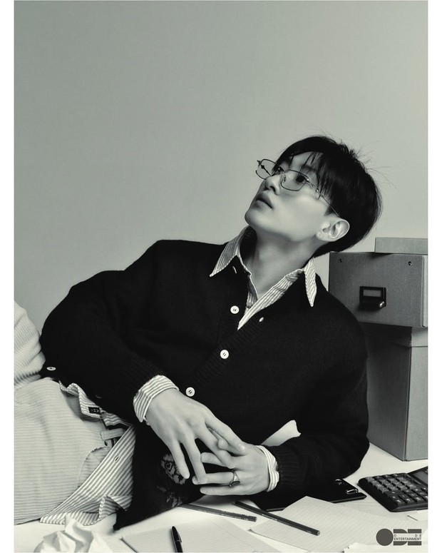 Potret Eun Hyuk dalam foto konsep mini album 'Explorer'/ Foto: instagram.com/superjunior_dne_official Potret Eun Hyuk dalam foto konsep mini album 'Explorer'