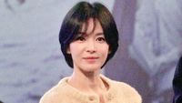 7 Pesona Song Hye Kyo Terlihat Unreal Saat Promosi Film Dark Nuns
