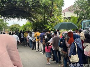 Rame Banget, Rumah Jokowi di Solo Masih Jadi Jujugan Turis, Layani dari Pagi Rame Banget, Rumah Jokowi di Solo Masih Jadi Jujugan Turis, Layani dari Pagi