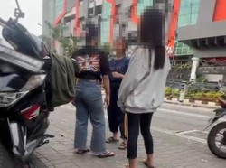 Geger Aksi Remaja Surabaya Jambak-jambakan Berujung Diamankan Satpol PP
