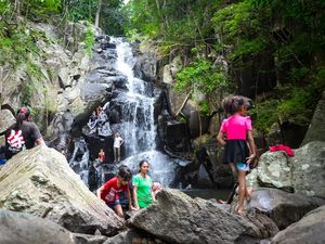Pesona Air Terjun Aimitat di Maumere NTT Pesona Air Terjun Aimitat di Maumere NTT