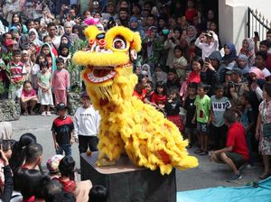 Atraksi Barongsai Semarakkan Imlek di Wihara Sakyamuni Aceh