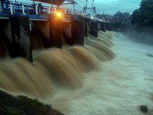 Bendung Katulampa Bogor Siaga 4 Bendung Katulampa Bogor Siaga 4