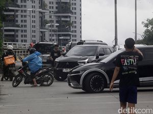 Diduga Pungli Paksa, 2 Pak Ogah di Kolong Tol Proyek Flyover Grogol Diamankan