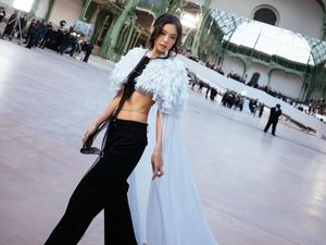Video: Bocoran Lagu Kolaborasi Jennie BLACKPINK x Doechii EXTRAL Video: Bocoran Lagu Kolaborasi Jennie BLACKPINK x Doechii EXTRAL
