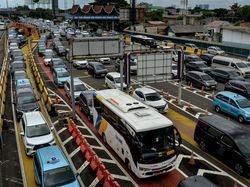 Tol Sedyatmo Tergenang, Gerbang Tol Cengkareng Macet